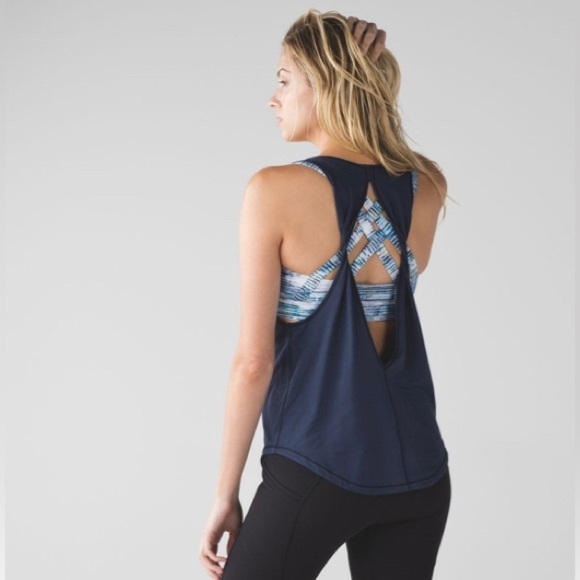 Lululemon ready to go twist tank size 4 - Picture 3 of 7